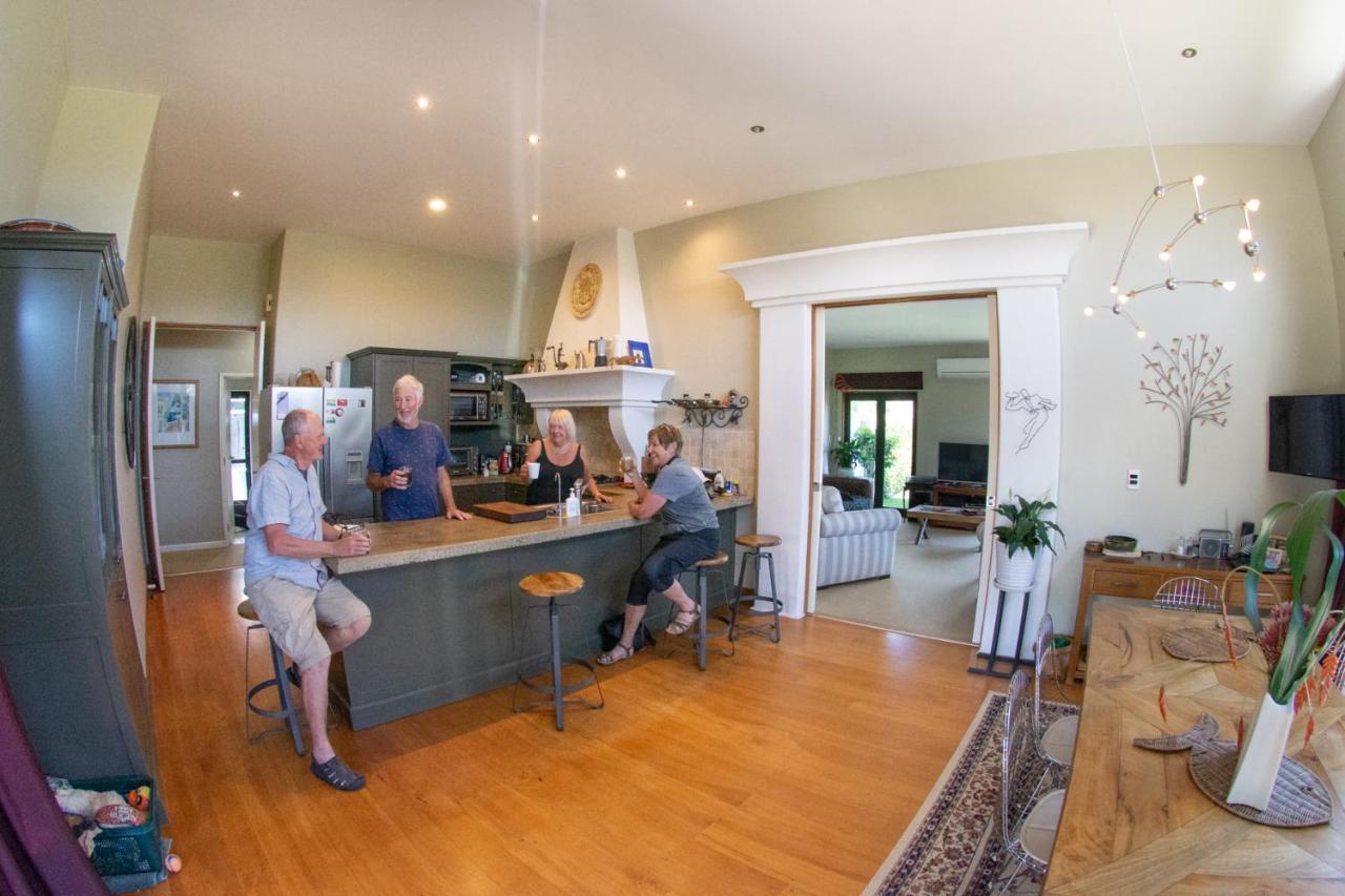 Tuscan Retreat Bed & Breakfast - Adults Only Bed & Breakfast Papamoa Exterior photo