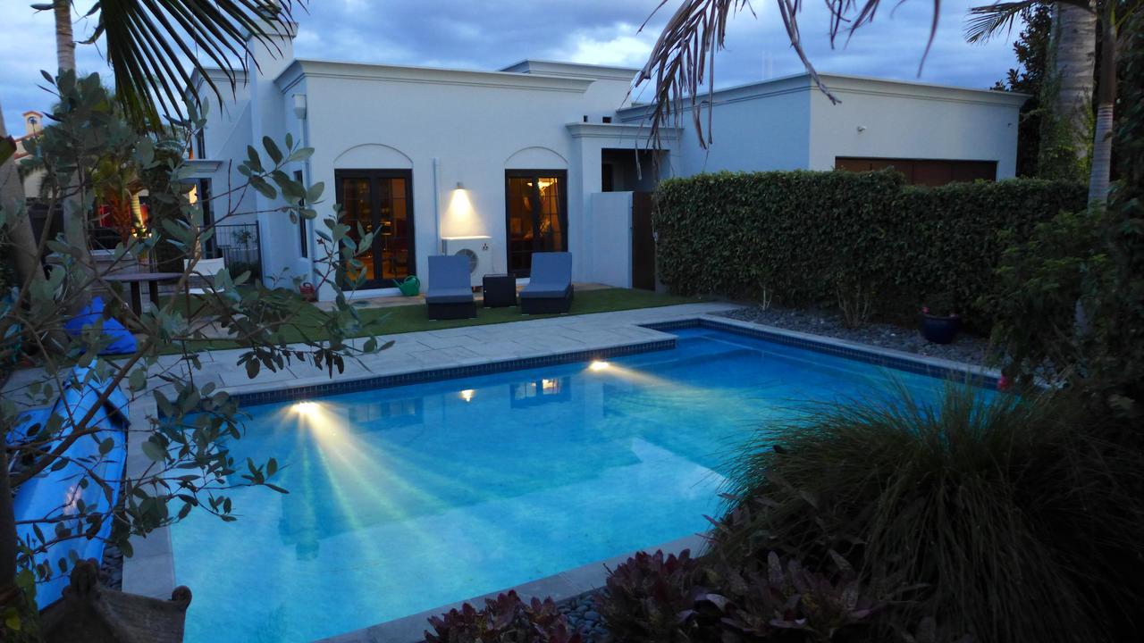 Tuscan Retreat Bed & Breakfast - Adults Only Bed & Breakfast Papamoa Exterior photo